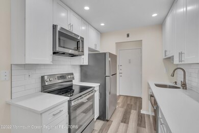 82 Amberly Dr unit K, Manalapan, NJ 07726 - photo 5