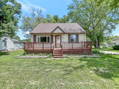 819 S 4th Ave, Albert Lea, MN 56007 - photo 2