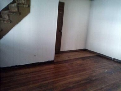 Entry/Foyer.