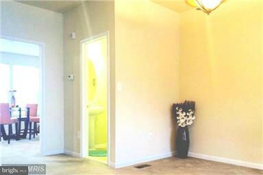 608 Tailgate Terrace, Hyattsville, MD 20785 - photo 5