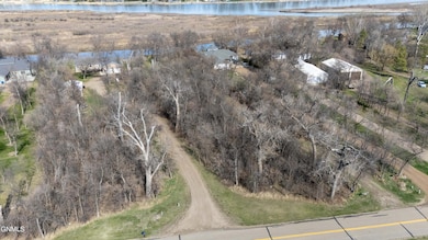 8460 Willow Rd N, Mandan, ND 58554 - photo 2