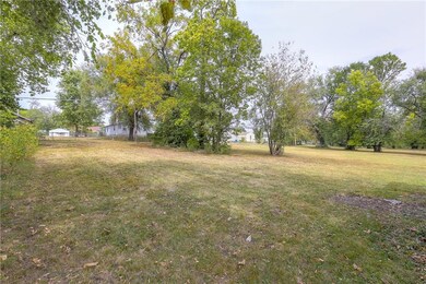 812 Chestnut St, Osawatomie, KS 66064 - photo 7