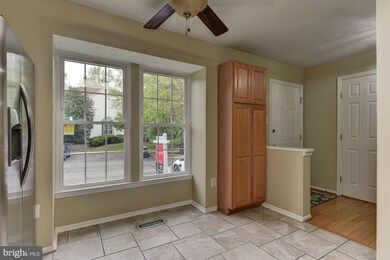 20549 Lowfield Dr, Germantown, MD 20874 - photo 5