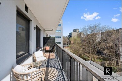 488 Sterling Place unit 4B, New York City, NY 11238 - photo 2