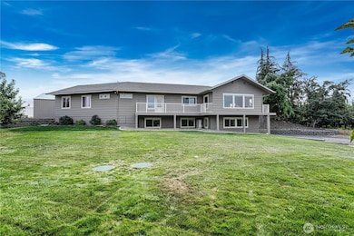 2545 6th St SE, East Wenatchee, WA 98802 - photo 3