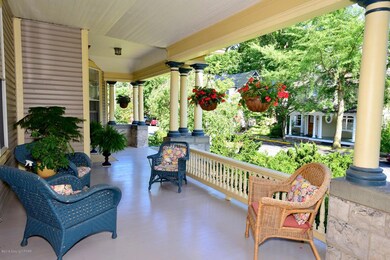 514 Thomas St, Stroudsburg, PA 18360 - photo 2