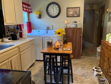 637 Springfield St unit 639, Feeding Hills, MA 01030 - photo 7