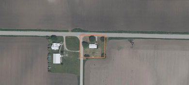 1881 40th Ave, Aledo, IL 61231 - photo 2