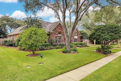 1606 Keystone Dr, Friendswood, TX 77546 - photo 2