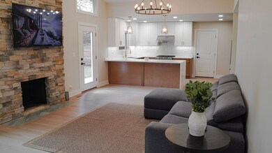 103 E Berkshire Ln, Mount Prospect, IL 60056 - photo 6