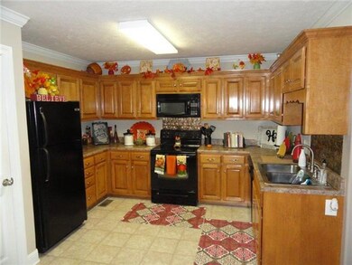 202 Jordan Ave, Shelbyville, TN 37160 - photo 3