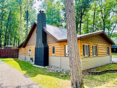 111 Petoskey Dr, Roscommon, MI 48653 - photo 3