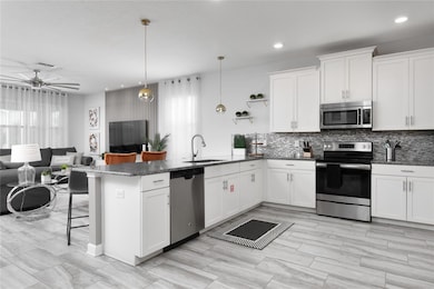KITCHEN / LIVING ROOM