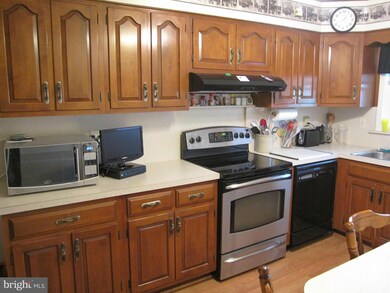 1117 Hollen Rd, Baltimore, MD 21239 - photo 7