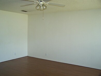 715 1/2 W Chestnut St, Denison, TX 75020 - photo 6