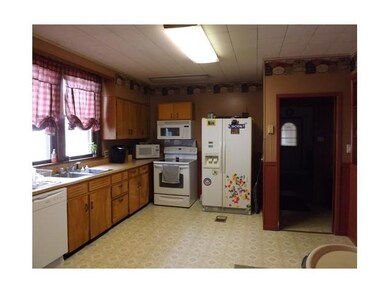 1070 W Hunter St, Logan, OH 43138 - photo 5