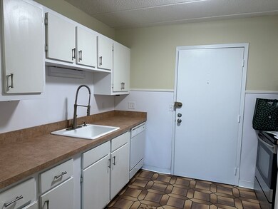 Regency Condominium unit 59, Everett, MA 02149 - photo 5