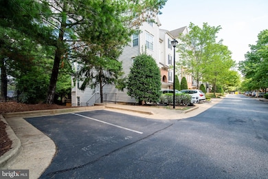 2356 Garnett Dr unit 1, Alexandria, VA 22311 - photo 4