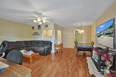 122 Oakridge I unit 122, Deerfield Beach, FL 33442 - photo 3