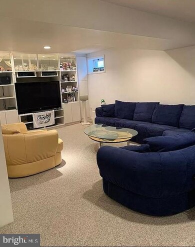 1803 Robin Dr, Hatfield, PA 19440 - photo 4