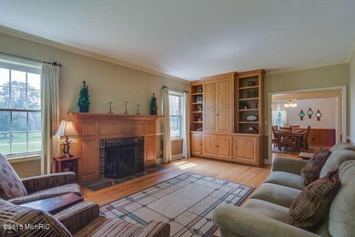 1900 N Philip Rd Niles MI-small-015-Livi