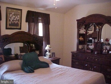 1050 Middlesex Rd, Essex, MD 21221 - photo 6