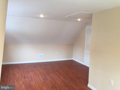 10 Aspen Ln, Levittown, PA 19055 - photo 2