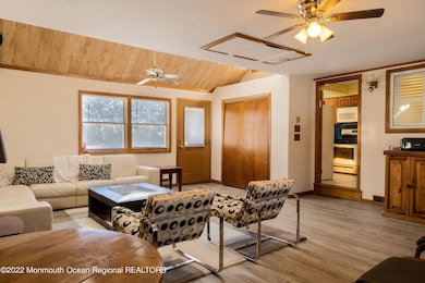 243 Woodcrest Rd unit ANNUAL, Oakhurst, NJ 07755 - photo 2