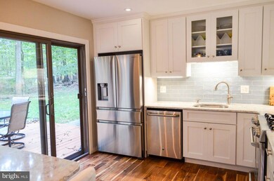 12124 Quorn Ln, Reston, VA 20191 - photo 7