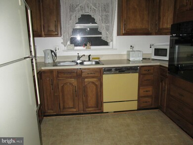 5856 Glen Forest Dr, Falls Church, VA 22041 - photo 7