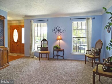 18 Jennifer Ln, Morrisville, PA 19067 - photo 4