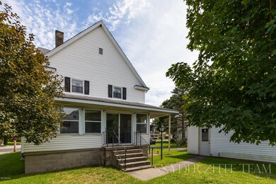 526 N Hudson St, Lowell, MI 49331 - photo 3