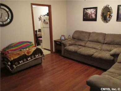 Living Room. BIG LIVINGROOM WITH ROOM FOR A LARGE 