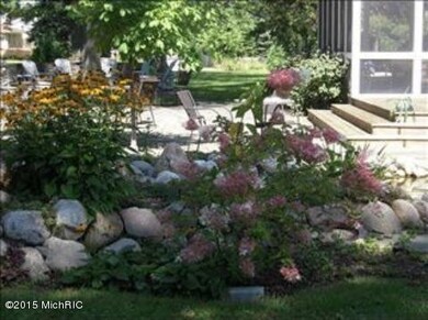 708 S Elm St, Three Oaks, MI 49128 - photo 7