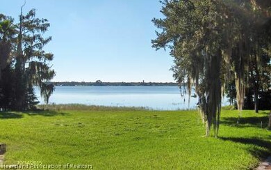 330 Lake Mirror Dr, Lake Placid, FL 33852 - photo 5