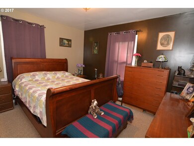Bedroom, Primary