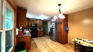 Another look at the kitchen.