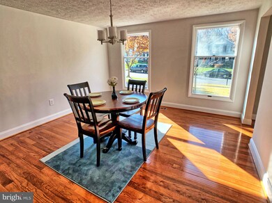 8808 Cardinal Forest Cir, Laurel, MD 20723 - photo 6