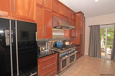 9 Connemara Ct, Saratoga Springs, NY 12866 - photo 4