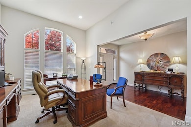 128 Kendall Bluff Ct, Chesterfield, MO 63017 - photo 3