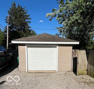 3221 Mccullough Ln, Columbus, IN 47203 - photo 4