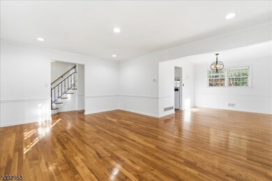 35 Brooktree Rd, East Windsor, NJ 08520 - photo 4