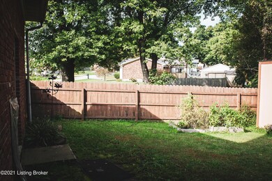 8006 Rochelle Rd, Louisville, KY 40228 - photo 7