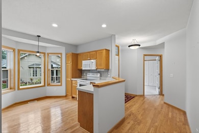 2099 Albemarle Ct N, Saint Paul, MN 55113 - photo 5