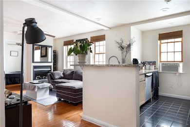 19 Sherman St unit 2B, Newport, RI 02840 - photo 5