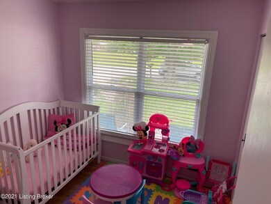 9119 Lantana Dr, Louisville, KY 40229 - photo 5