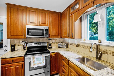 38 Evalon Rd, New Hartford, NY 13413 - photo 6