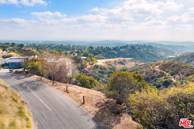 1570 Glen Oaks Blvd, Pasadena, CA 91105 - photo 2