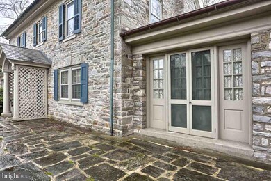 354 E Chocolate Ave, Hershey, PA 17033 - photo 3