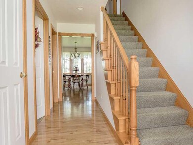 Entry/Foyer.